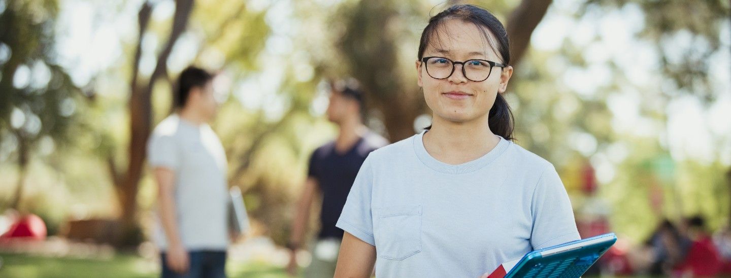 Off campus students enjoy recreation outdoors